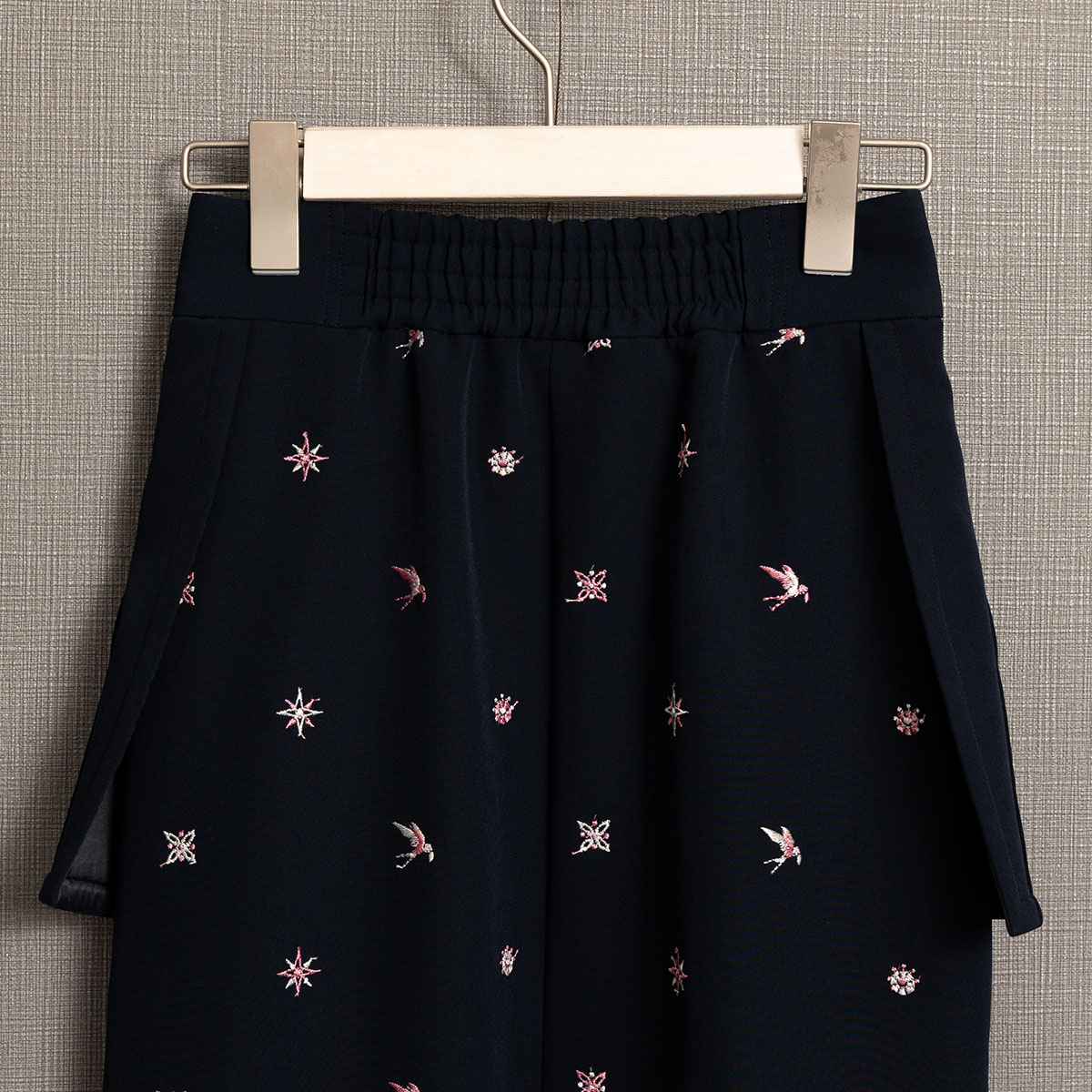 『The happy prince』 Straight skirt NAVYの画像