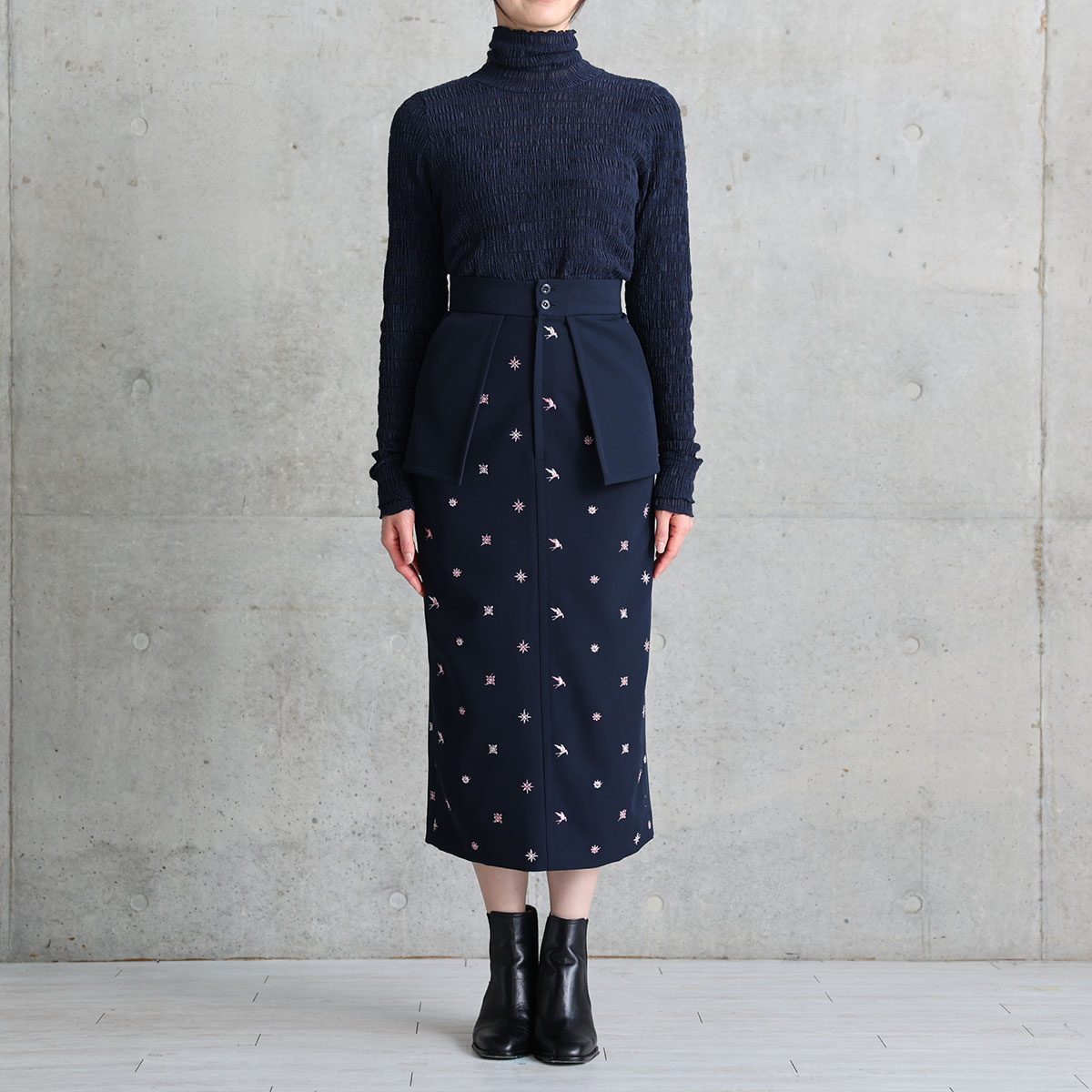 『The happy prince』 Straight skirt NAVYの画像