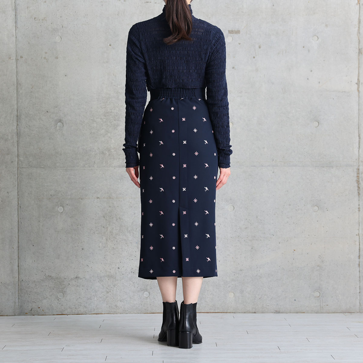 『The happy prince』 Straight skirt NAVYの画像