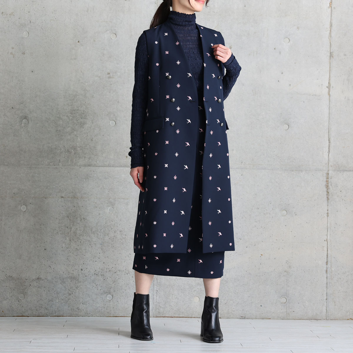 『The happy prince』 Straight skirt NAVYの画像