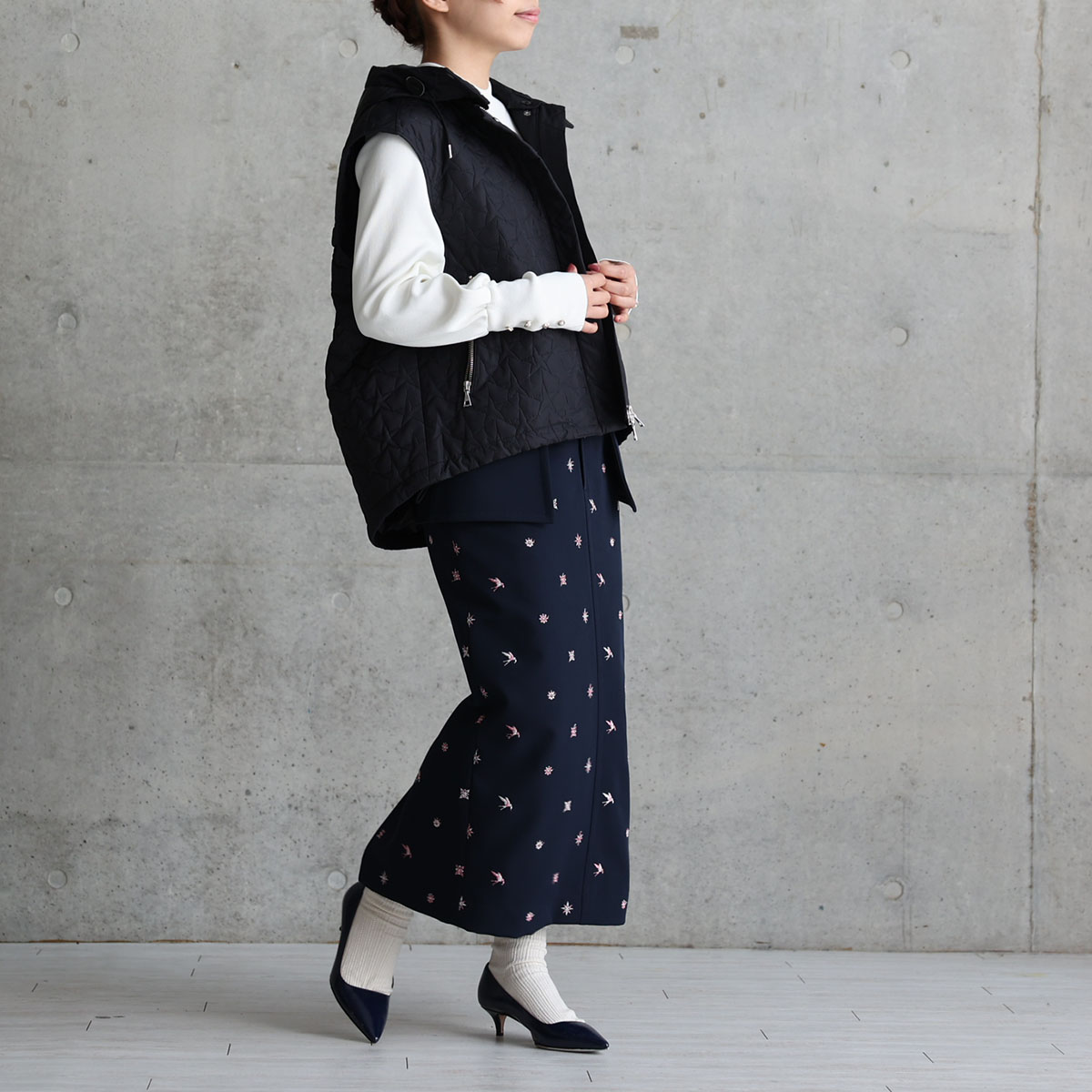 『The happy prince』 Straight skirt NAVYの画像