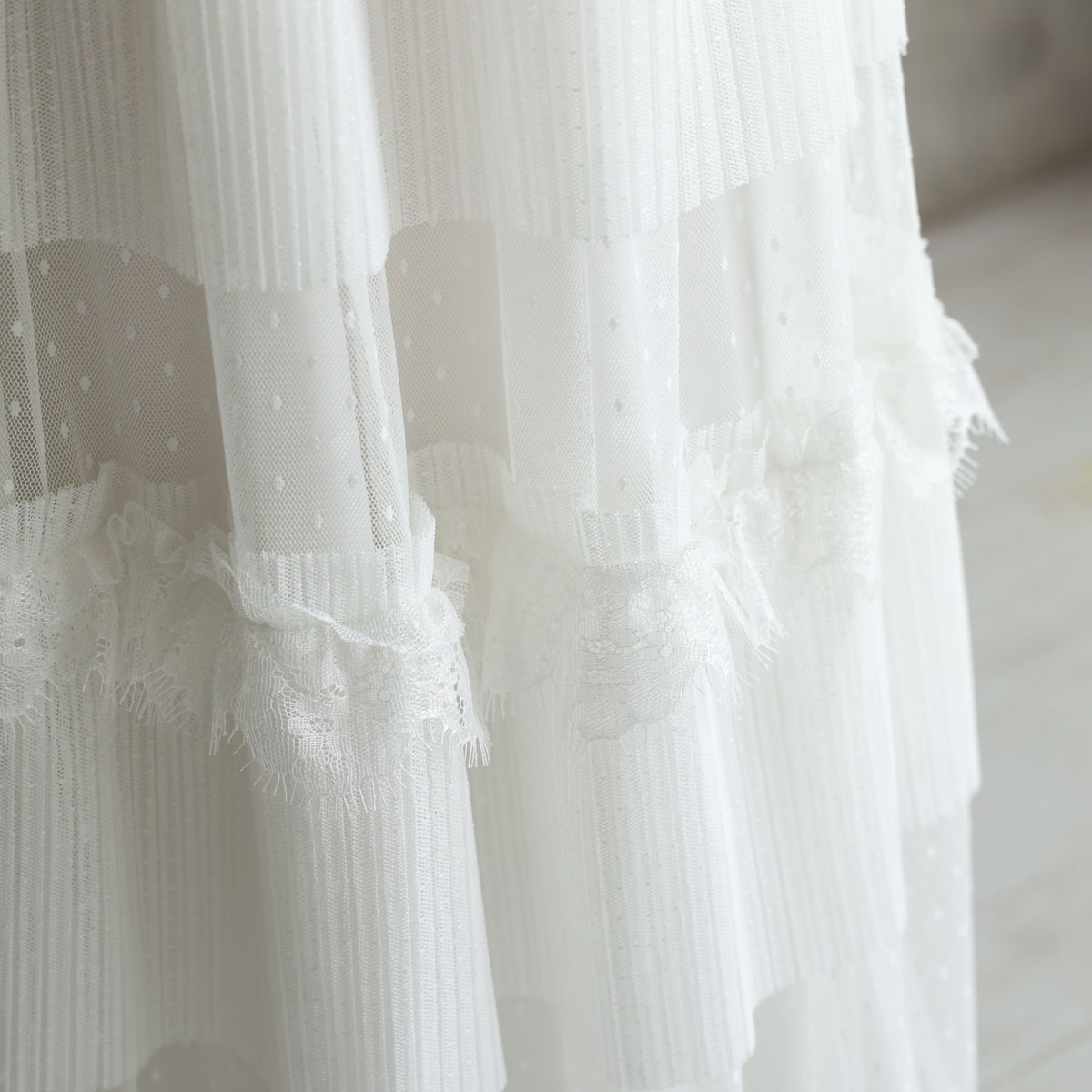 『Dot&pleats tulle』Tiered skirt WHITEの画像