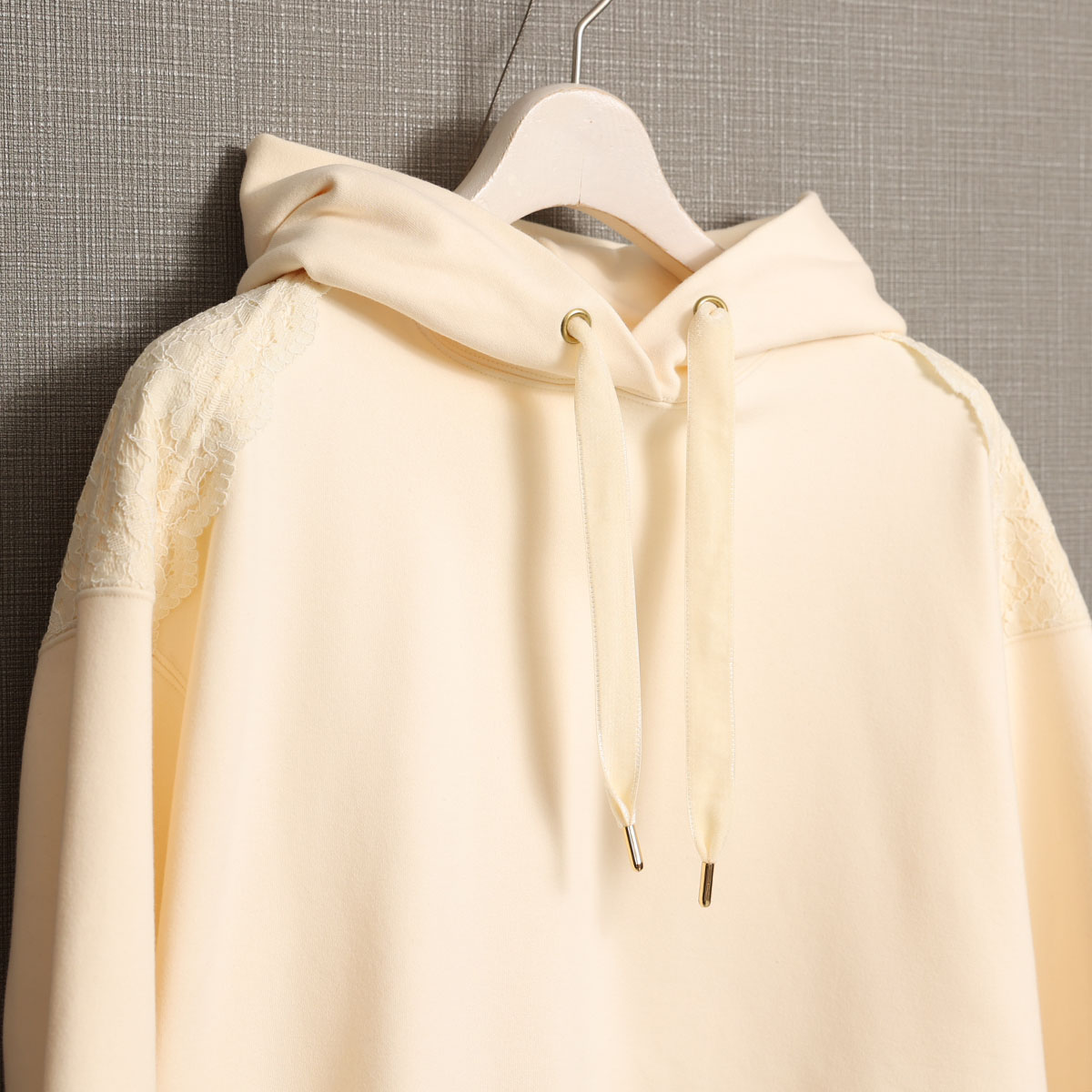 『Back lace 』 Hoodie ECRUの画像