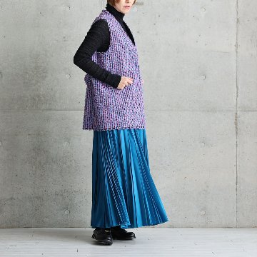 『Function satin pleats』 long skirt BLUEの画像