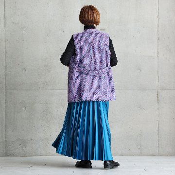 『Function satin pleats』 long skirt BLUEの画像