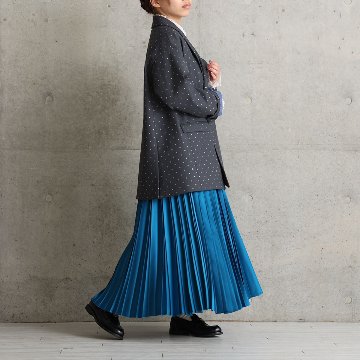 『Function satin pleats』 long skirt BLUEの画像