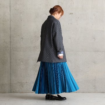 『Function satin pleats』 long skirt BLUEの画像