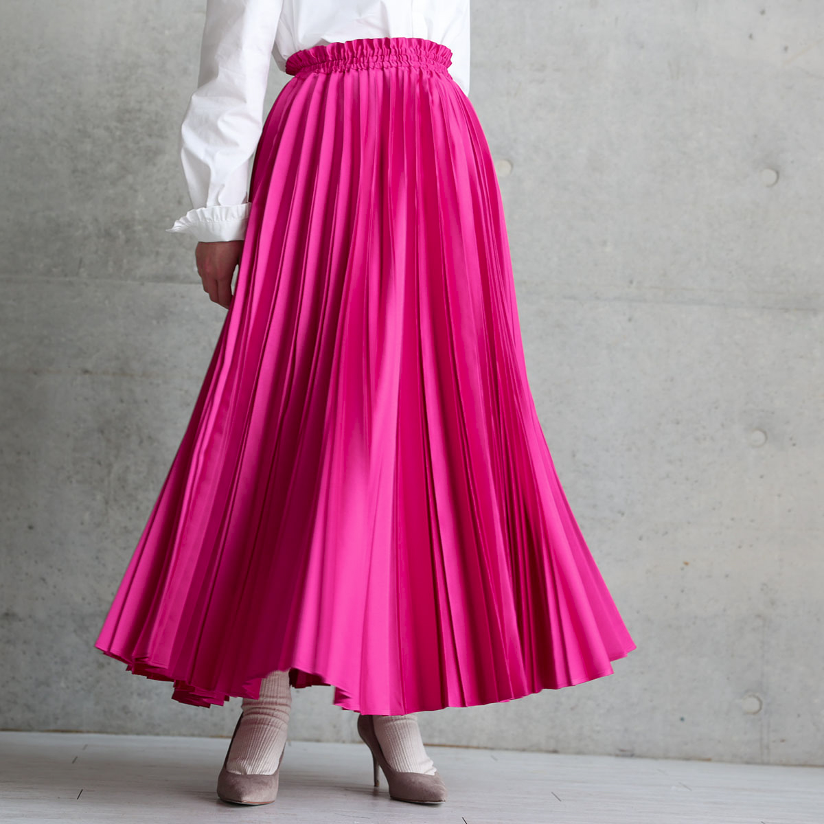 『Function satin pleats』 long skirt PINKの画像