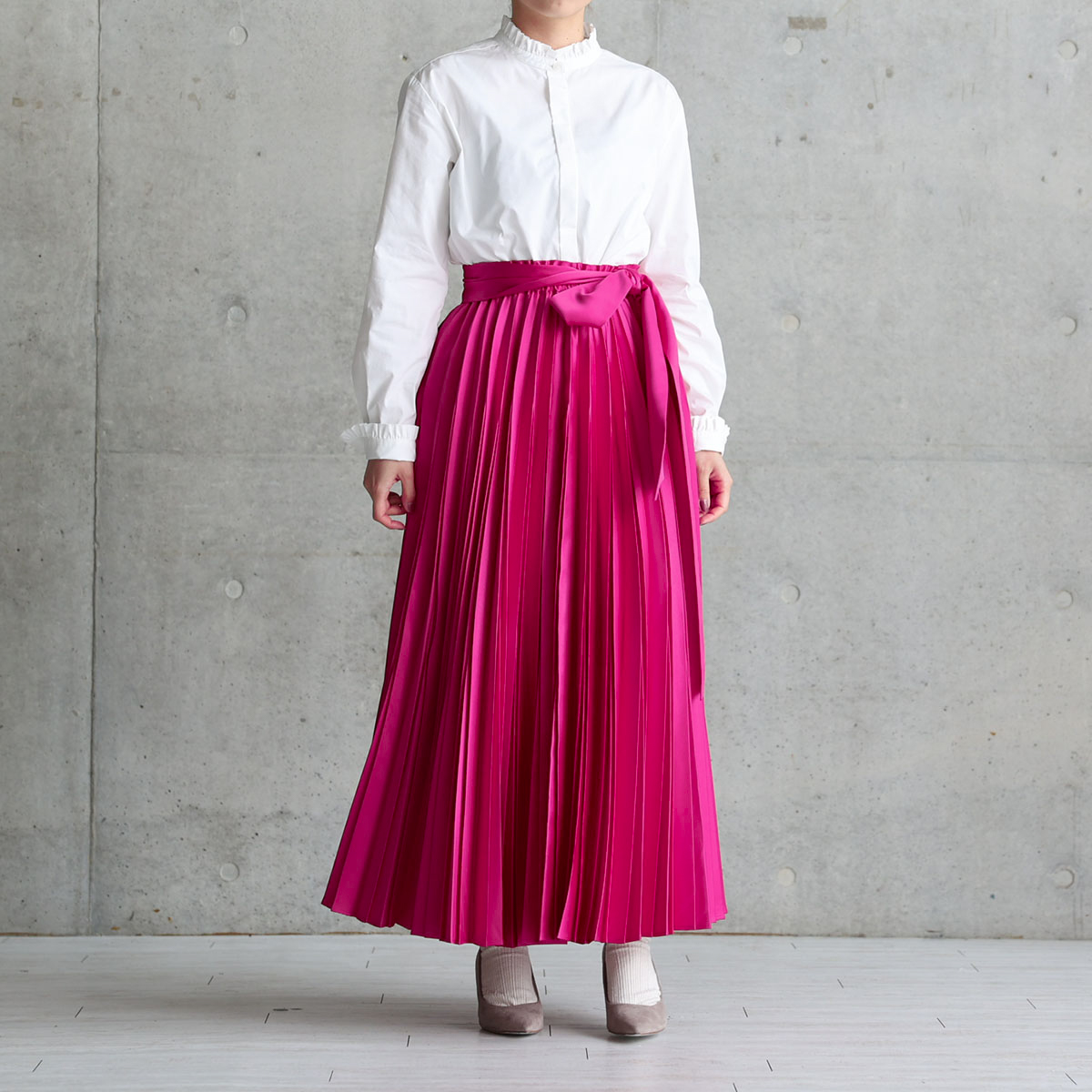 『Function satin pleats』 long skirt PINKの画像