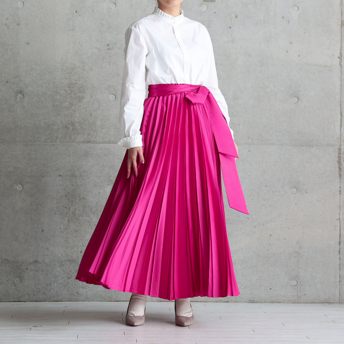 『Function satin pleats』 long skirt PINKの画像