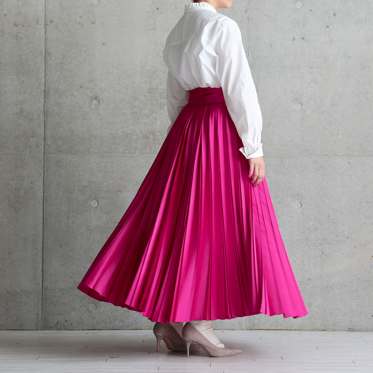 『Function satin pleats』 long skirt PINKの画像