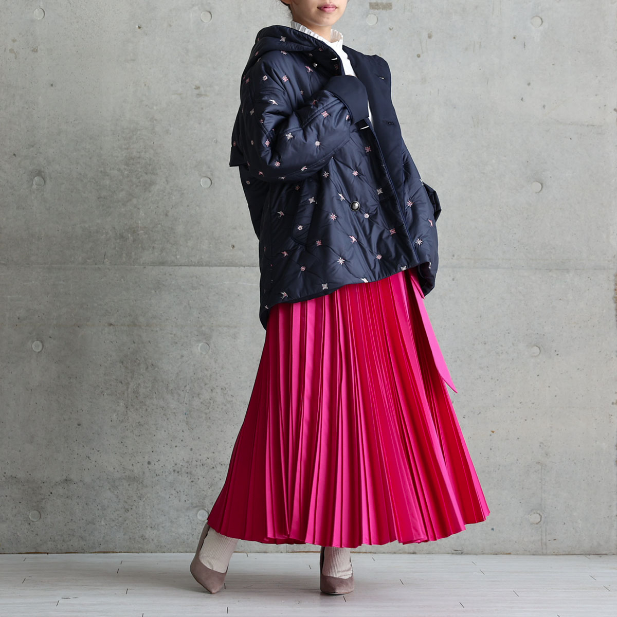 『Function satin pleats』 long skirt PINKの画像