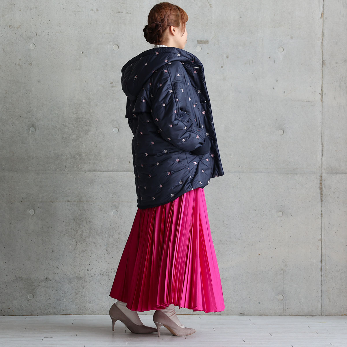 『Function satin pleats』 long skirt PINKの画像