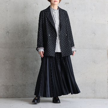 『Function satin pleats』 long skirt BLACKの画像