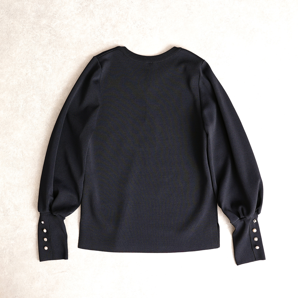 『Earring cuffs　knit』 Crew-neck knit NAVYの画像