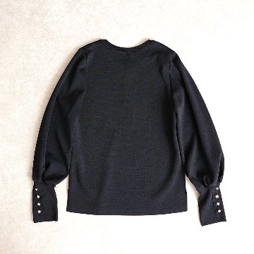 『Earring cuffs　knit』 Crew-neck knit NAVYの画像