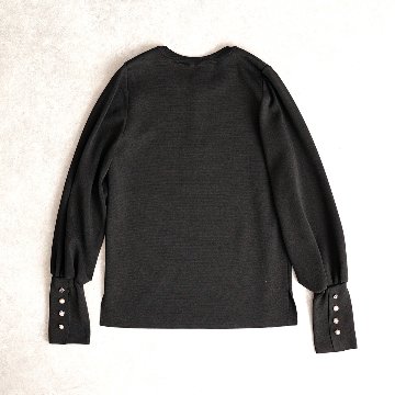 『Earring cuffs　knit』 Crew-neck knit BLACKの画像