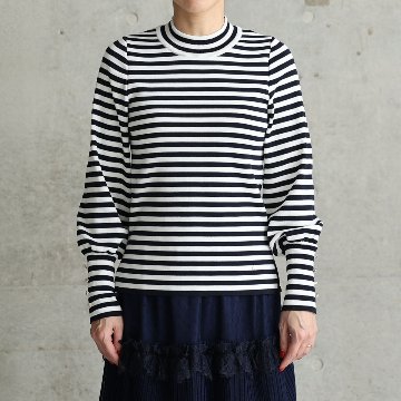 『Earring cuffs　knit』 High-neck knit　WHITE×NAVYの画像