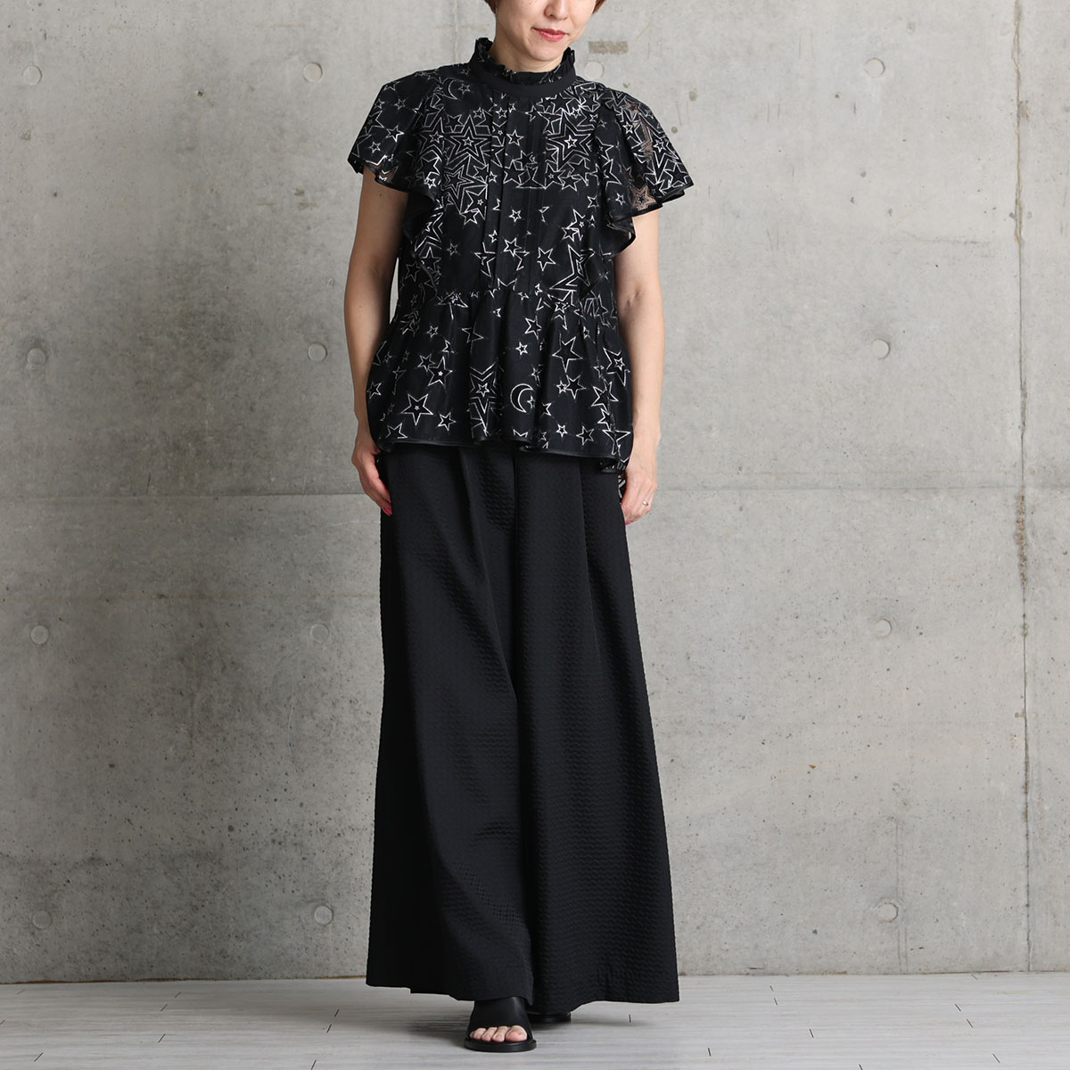 『Blanche』 Stand collar blouse BLACKの画像