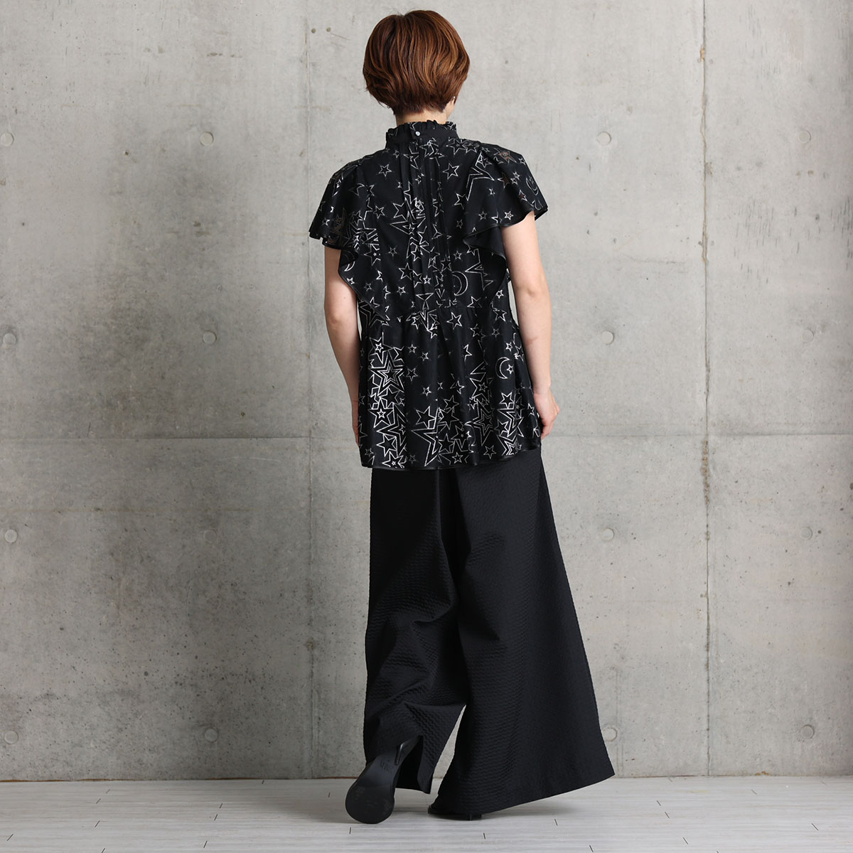 『Blanche』 Stand collar blouse BLACKの画像