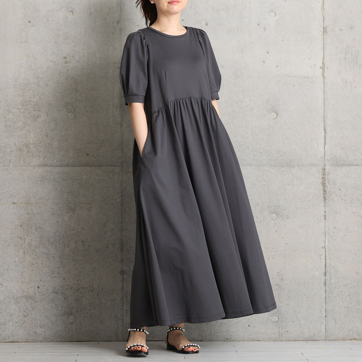 『Whip smooth』 long dress C-GRAYの画像