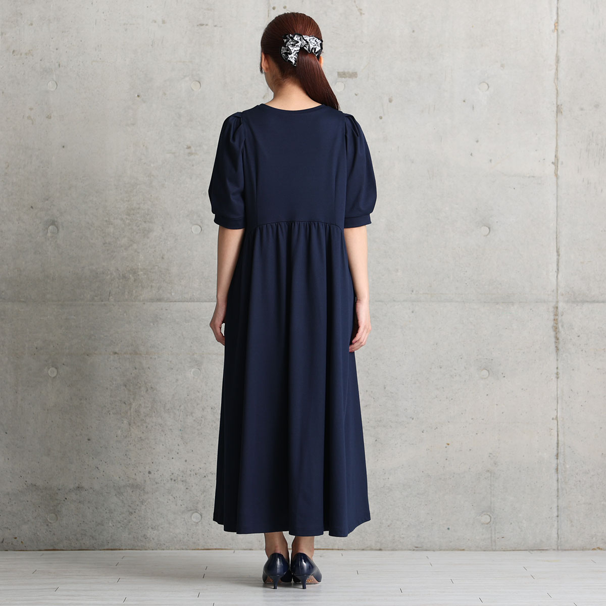 『Whip smooth』 long dress NAVYの画像