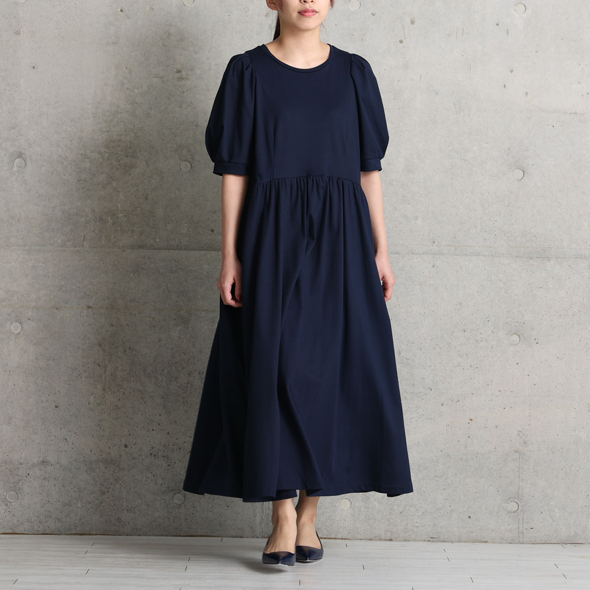 『Whip smooth』 long dress NAVYの画像