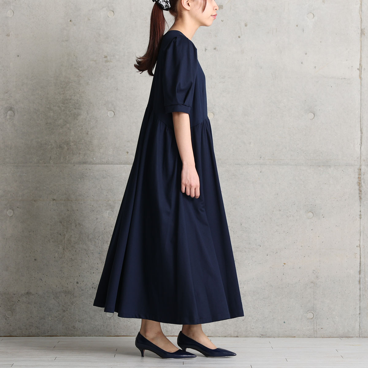 『Whip smooth』 long dress NAVYの画像