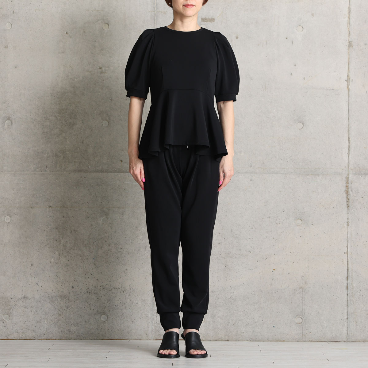 『Drape knit』 peplum tops BLACKの画像