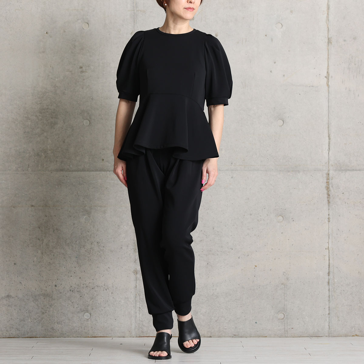 『Drape knit』 peplum tops BLACKの画像