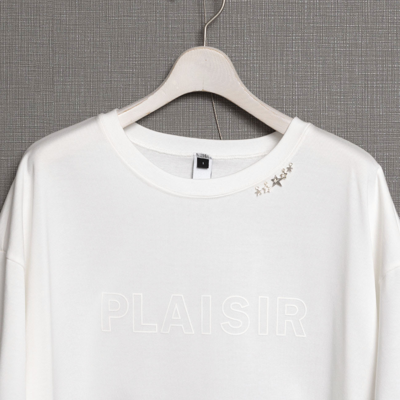 『PLAISIR』 LOGO Tee WHITEの画像