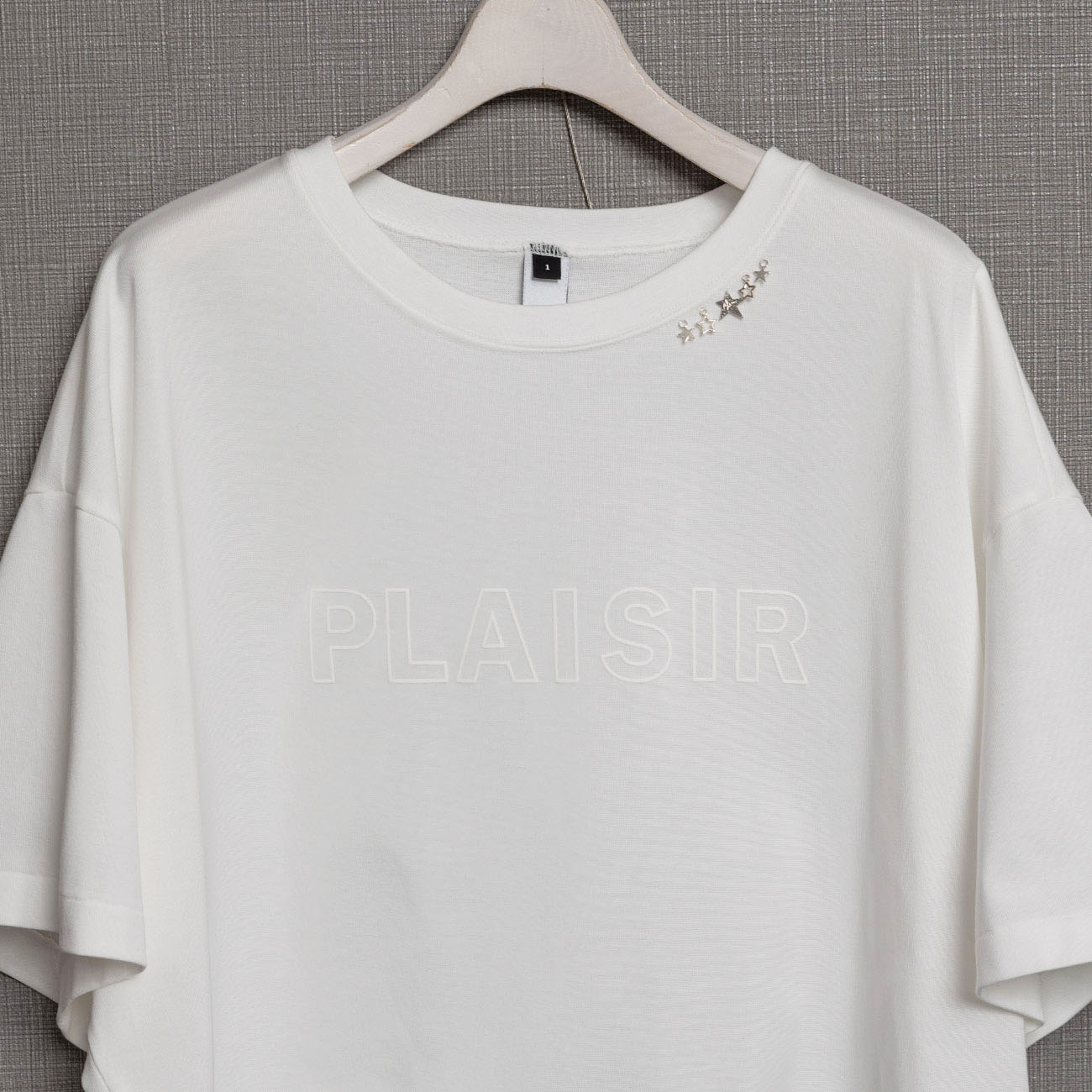 『PLAISIR』 LOGO Tee WHITEの画像