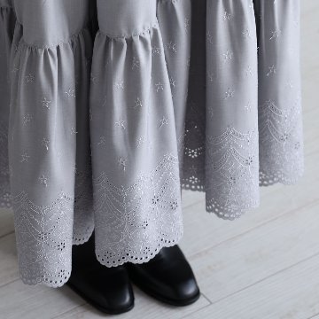 10月上旬お届け予定『Stella scallop』 Tiered dress【全2色】の画像