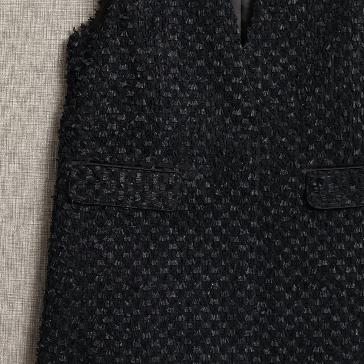 10月上旬お届け予定『Feather flower jacquard 』 No-collar gilet【全3色】の画像