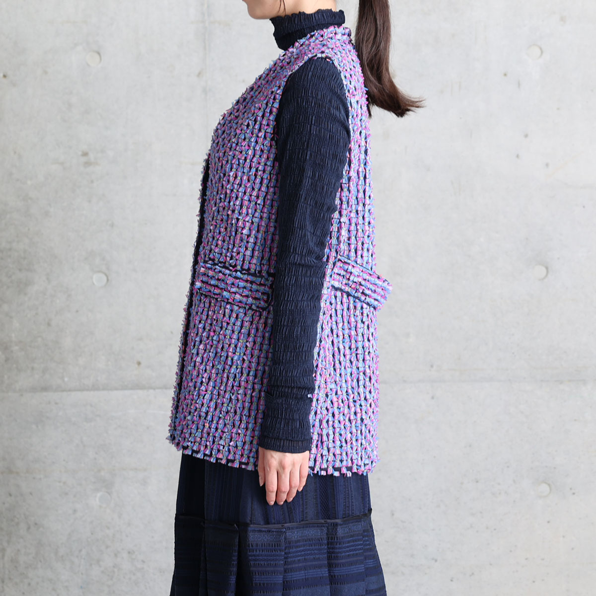 10月上旬お届け予定『Feather flower jacquard 』 No-collar gilet【全3色】の画像