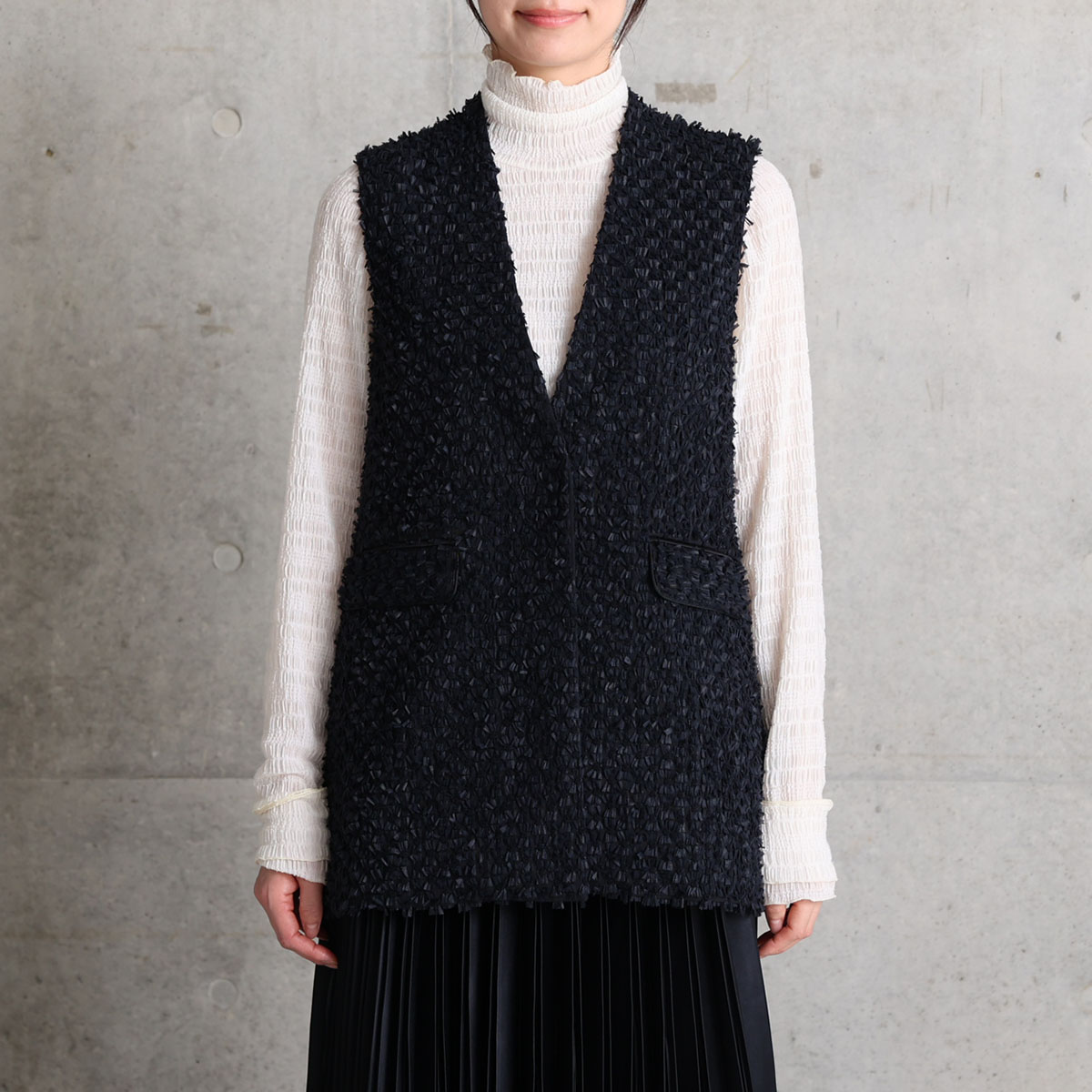 10月上旬お届け予定『Feather flower jacquard 』 No-collar gilet【全3色】の画像