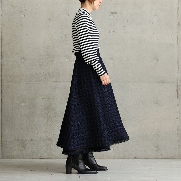 11月上旬お届け予定『Tulle houndstooth tweed』 Tuck flare skirt【全2色】の画像