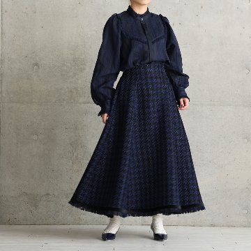 11月上旬お届け予定『Tulle houndstooth tweed』 Tuck flare skirt【全2色】の画像