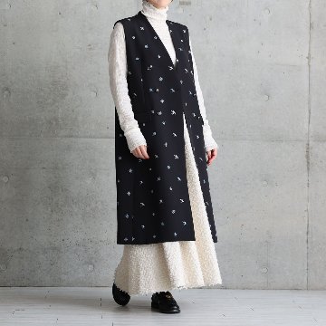 11月上旬お届け予定『The happy prince』 long gilet【全2色】の画像