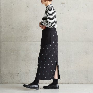 11月上旬お届け予定『The happy prince』 Straight skirt【全2色】の画像