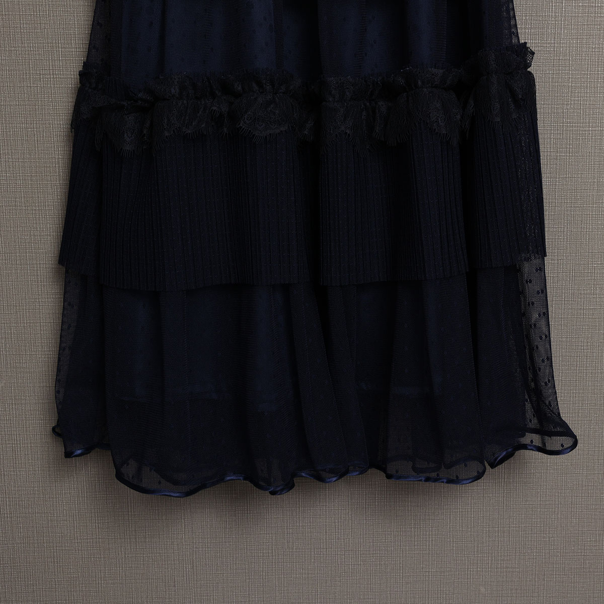 11月上旬お届け予定『Dot&pleats tulle』Tiered skirt【全3色】の画像