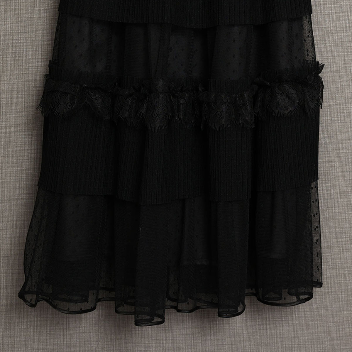 11月上旬お届け予定『Dot&pleats tulle』Tiered skirt【全3色】の画像