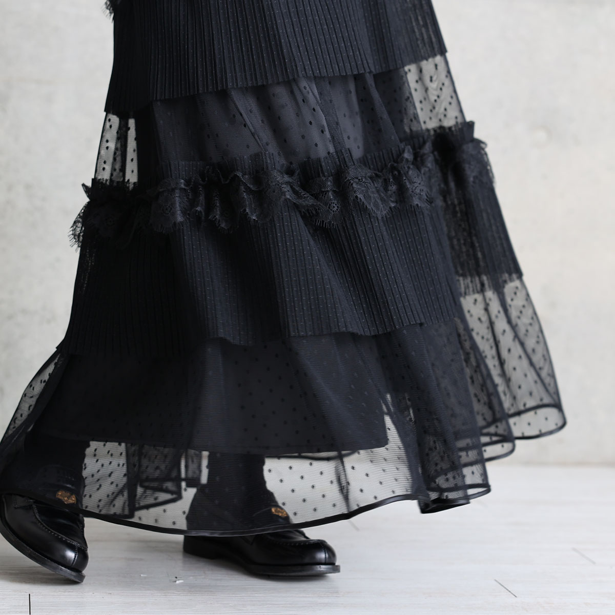 11月上旬お届け予定『Dot&pleats tulle』Tiered skirt【全3色】の画像