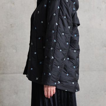 12月下旬お届け予定『The happy prince quilt』 Hoodie coat【全2色】の画像