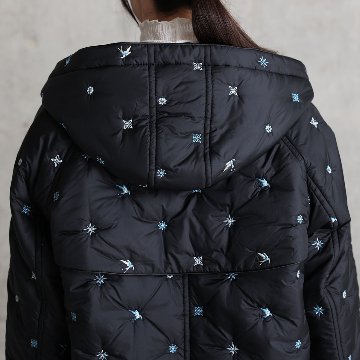 12月下旬お届け予定『The happy prince quilt』 Hoodie coat【全2色】の画像