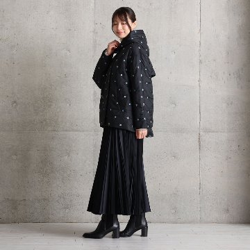 12月下旬お届け予定『The happy prince quilt』 Hoodie coat【全2色】の画像