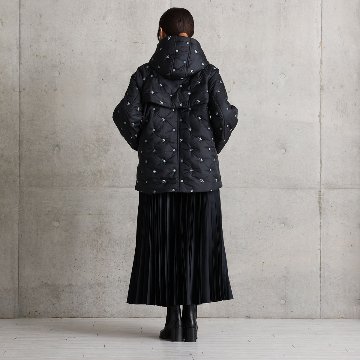 12月下旬お届け予定『The happy prince quilt』 Hoodie coat【全2色】の画像