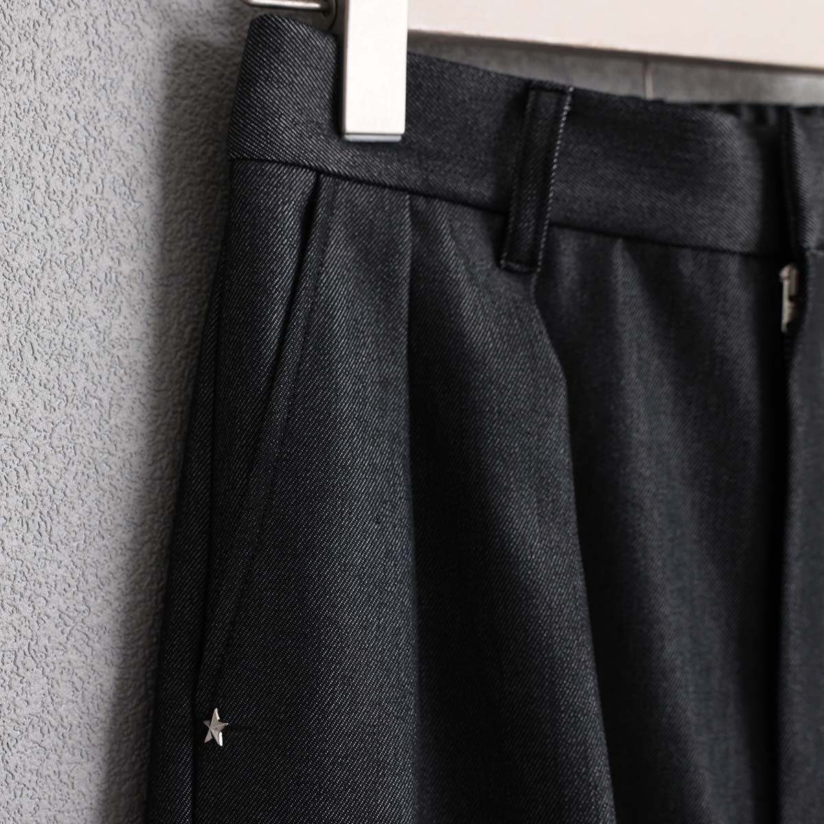 3月中旬～下旬お届け予定『Dress Denim』 Tuck pants 【全3色】の画像