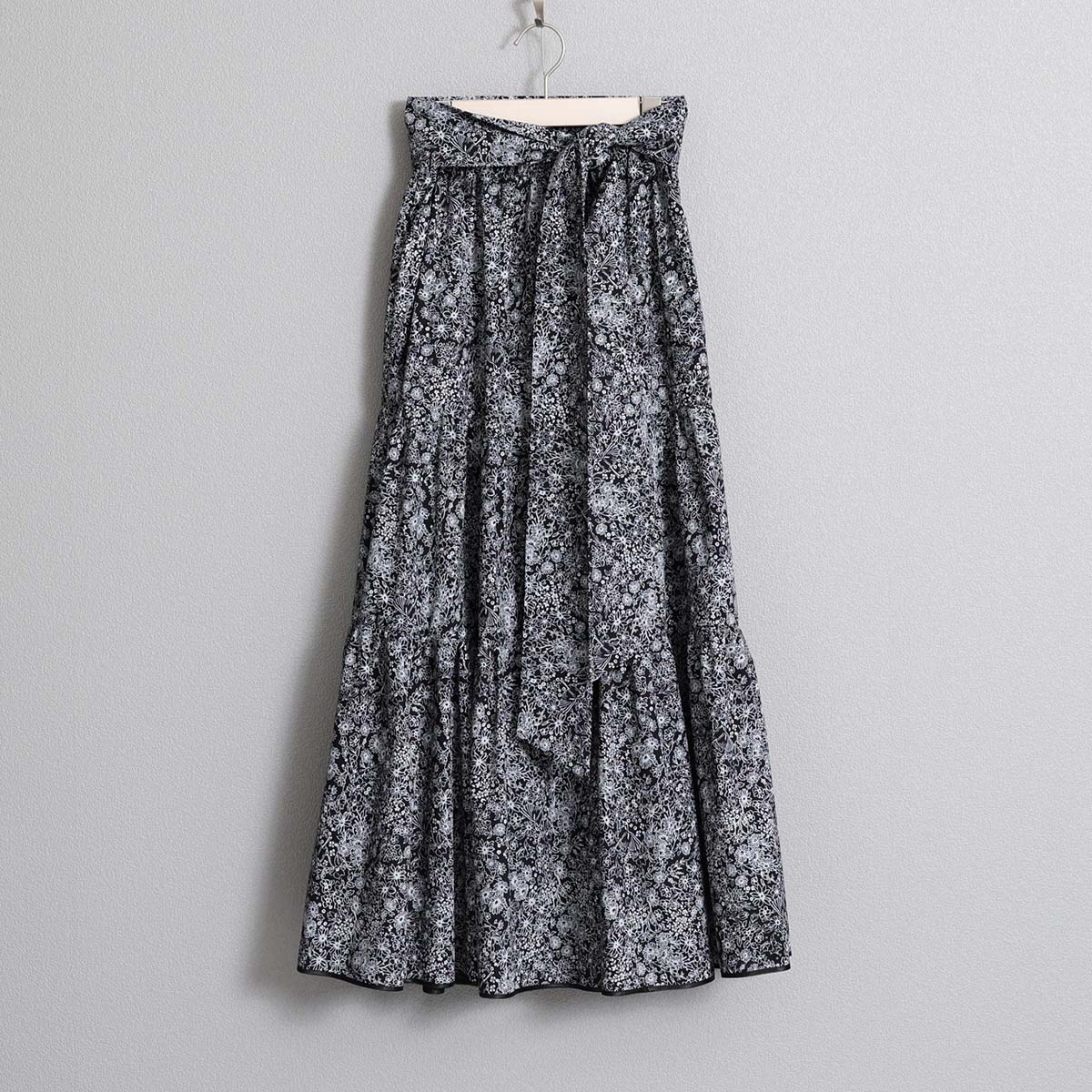 4月中旬～下旬『Robin flower』 Tiered skirt 【全2色】の画像