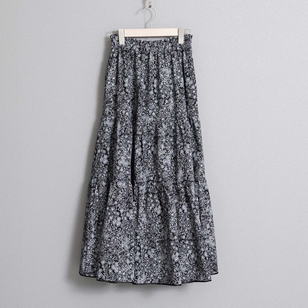 4月中旬～下旬『Robin flower』 Tiered skirt 【全2色】の画像